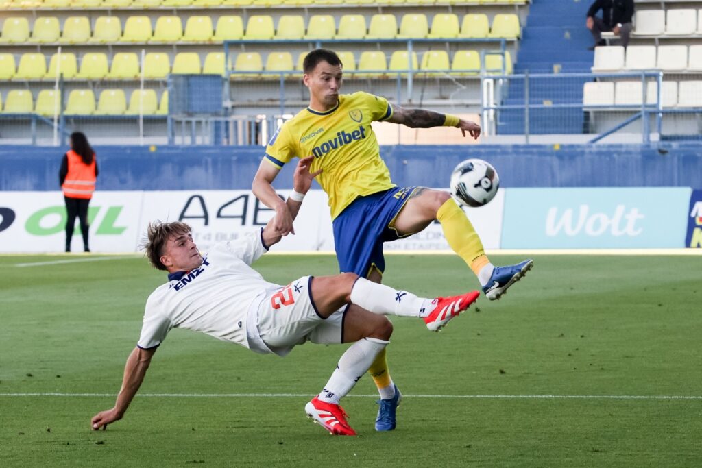 Super League: Πού θα δείτε σήμερα τους αγώνες Athens Kallithea – Παναιτωλικός, Πανσερραϊκός – Βόλος