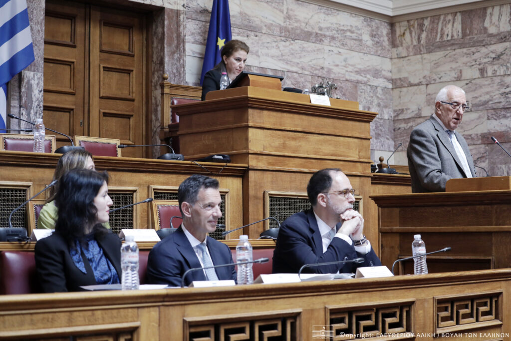 Παρουσιάστηκε το σημαντικό έργο Ψηφιοποίησης Τεκμηρίων της ιστορικής Βιβλιοθήκης της Βουλής των Ελλή