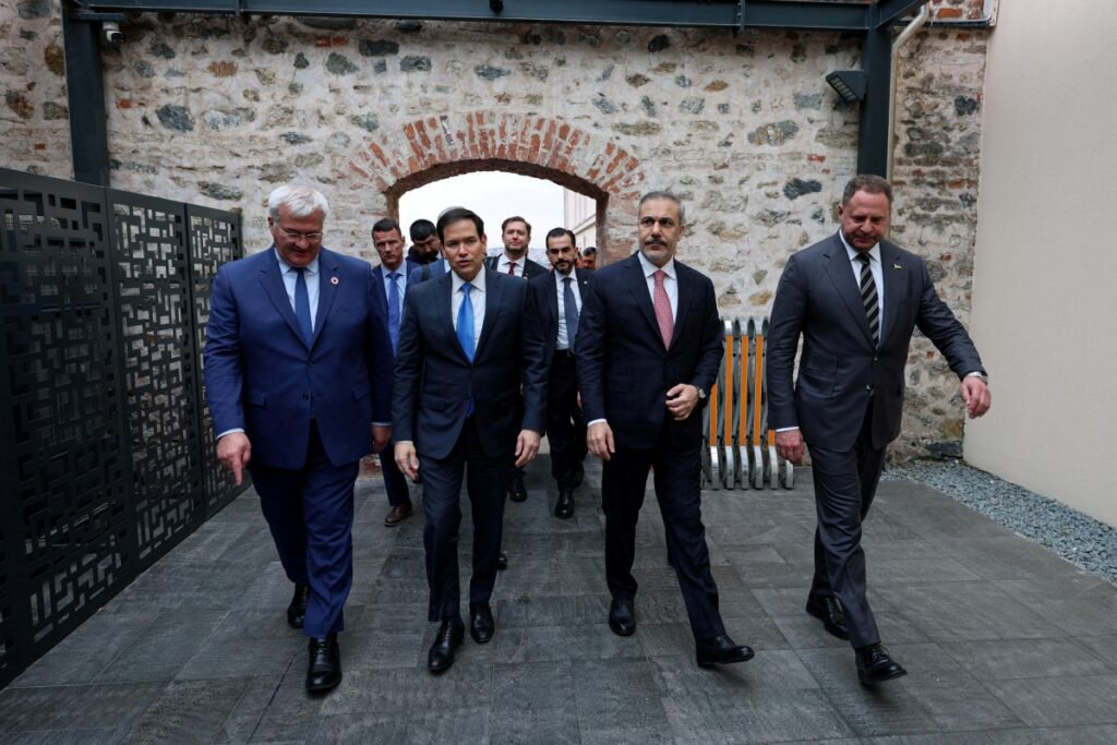 Ολοκληρώθηκαν στο άψε – σβήσε οι διαπραγματεύσεις Ουκρανίας-Ρωσίας – Οχι του Κιέβου από 