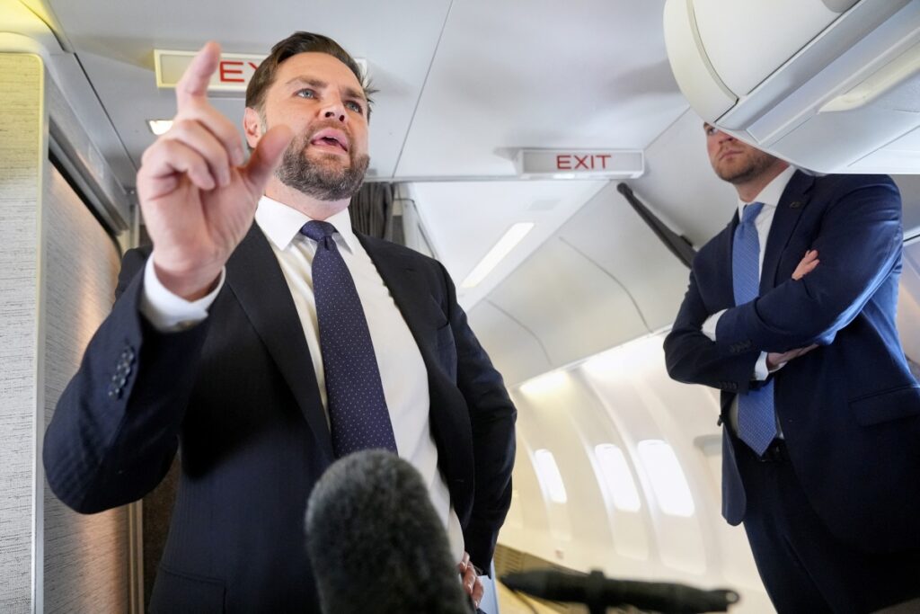 Βανς: Αν η Ρωσία δεν θέλει να διαπραγματευτεί, οι ΗΠΑ πρέπει να αποσυρθούν από την ειρηνευτική προσπ