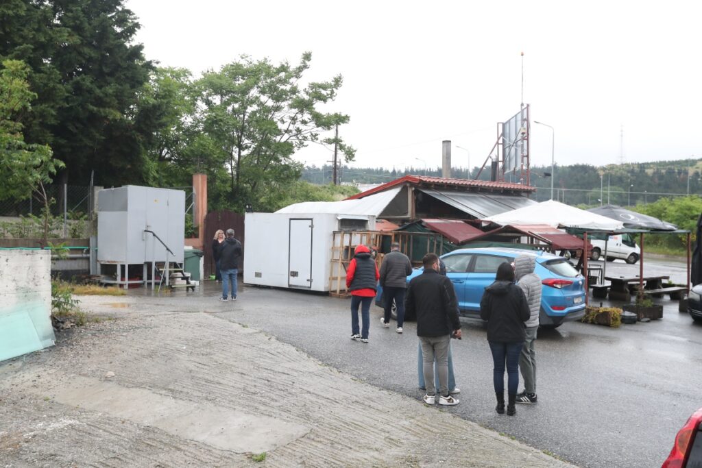Θεσσαλονίκη: Ελεύθερη με εντολή εισαγγελέα η 30χρονη που εντοπίστηκε να έχει αποβάλει δίπλα σε καντί