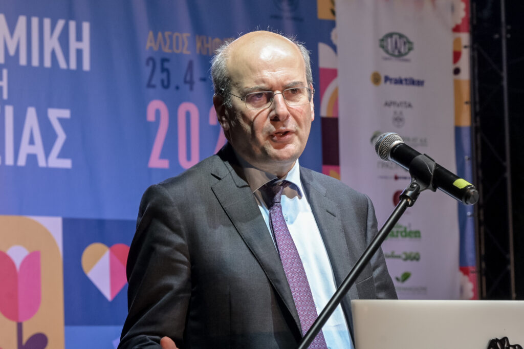 Χατζηδάκης: Η Ελλάδα είναι πλέον επιλογή επιστροφής -Γύρισαν 400.000 από τους 600.000 της γενιάς bra