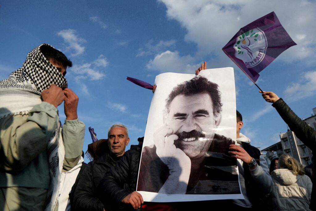 Τέλος και επίσημα το PKK: Τερματίζει τη δράση του