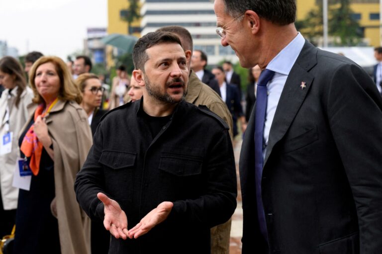 Ζελένσκι προς Ρούτε: Αναγκαία η άσκηση πίεσης στη Ρωσία