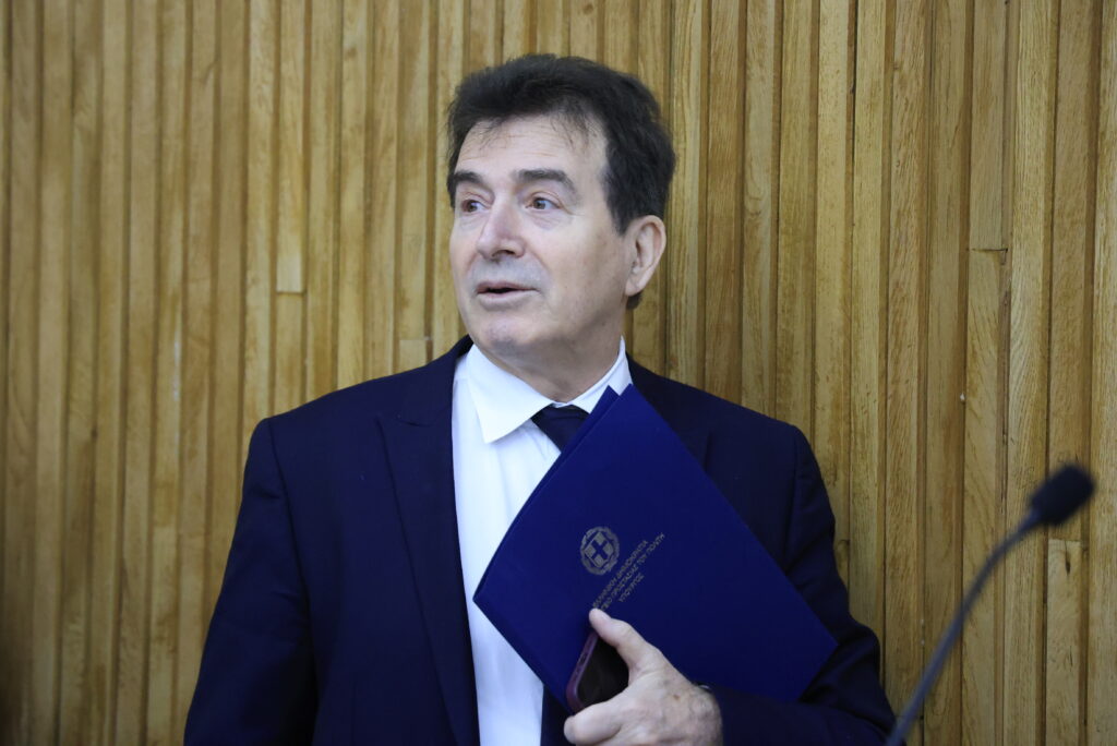 Χρυσοχοΐδης: Προστάτευαν τα παιδιά της Γάζας αυτοί που πέταξαν τις μολότοφ; – Υπάρχει στοχοποί