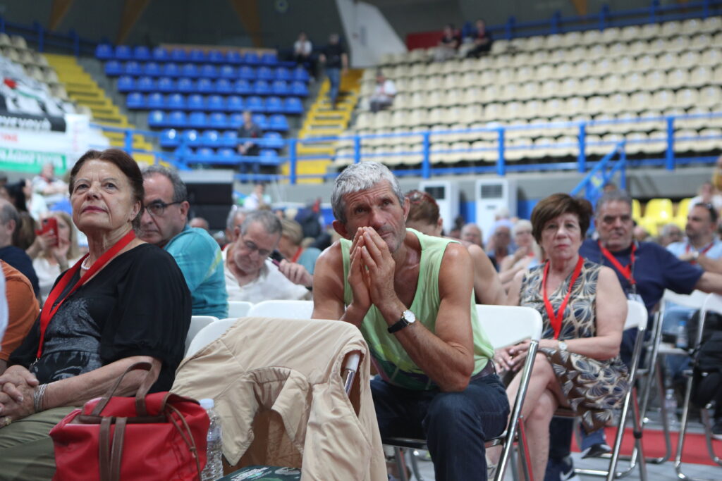 ΣΥΡΙΖΑ: Προς διάλυση, διχασμένοι και καταϊδρωμένοι
