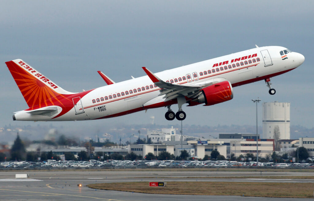 Air India: Απολύθηκαν μέλη πληρώματος καμπίνας – Είχαν αναδείξει το πρόβλημα με το Boeing 787
