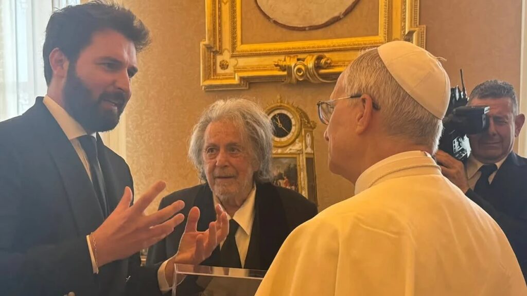 Αλ Πατσίνο: Ο πρώτος σταρ που συναντά τον Πάπα Λέοντα ΙΔ’ στο Βατικανό