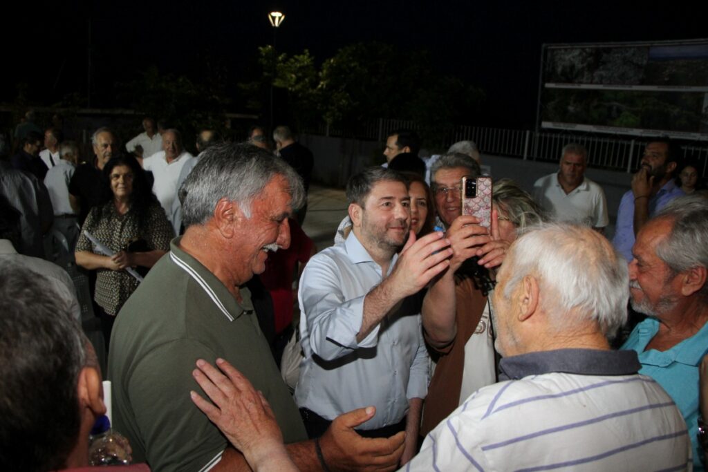 Ανδρουλάκης: «Δεν ζητάμε από τον ελληνικό λαό ”λευκή επιταγή”, δεσμευόμαστε για ένα κυβε