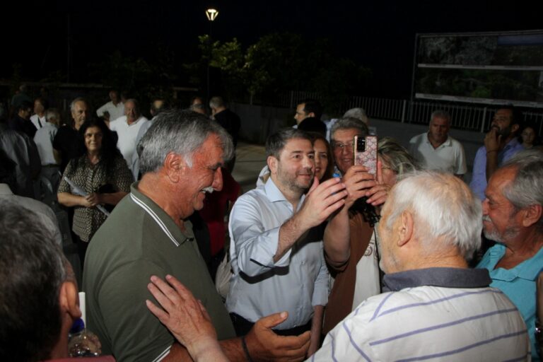 Ανδρουλάκης: «Δεν ζητάμε από τον ελληνικό λαό ”λευκή επιταγή”, δεσμευόμαστε για ένα κυβε