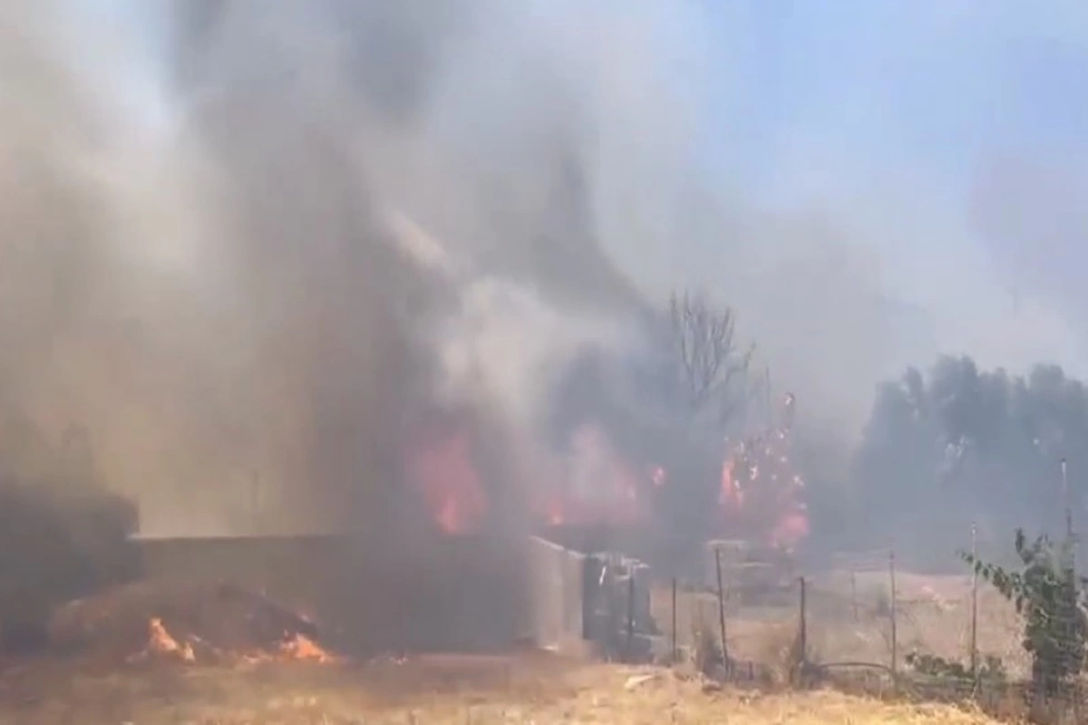 Φωτιά στην Παλαιά Φώκαια