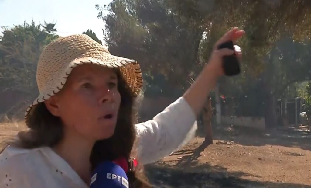Φωτιά στην Παλαιά Φώκαια: Συγκλονίζει κάτοικος που είδε το σπίτι της να καίγεται – «Είναι οι κόποι μ