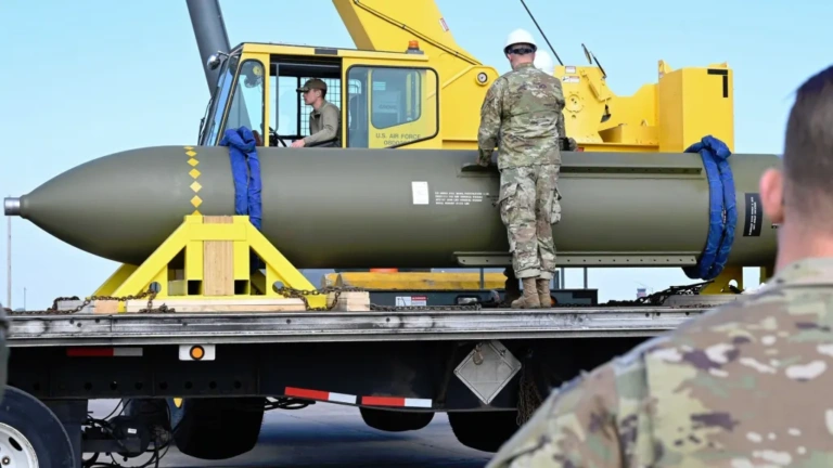 Επίθεση των ΗΠΑ στο Ιράν με βόμβες GBU-57 – Πώς λειτουργεί
