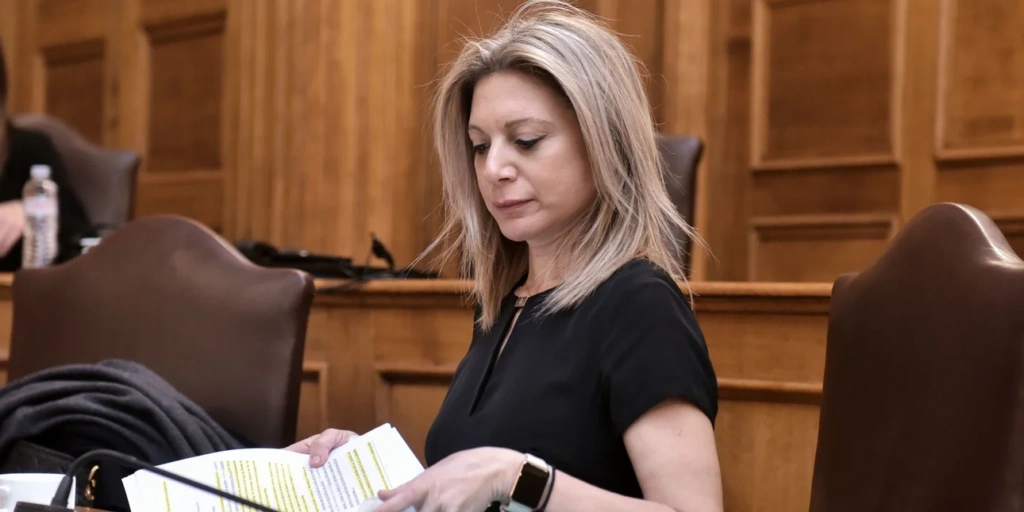 Καρυστιανού σε βουλευτές: Σας παρακαλώ να στηρίξετε την πρόταση μας για την Προανακριτική