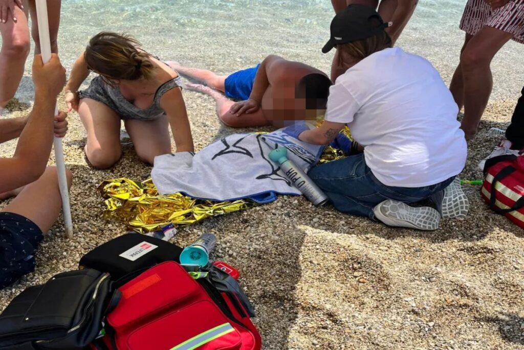Θεσσαλονίκη: Επανέφεραν αγοράκι που υπέστη καρδιακή ανακοπή στην παραλία των Βρασνών