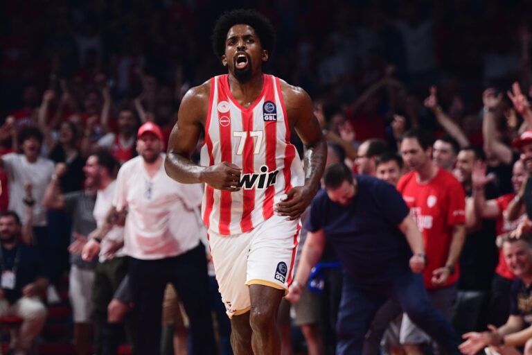 Ολυμπιακός-Παναθηναϊκός 85-71: Πανάξιοι πρωταθλητές οι ερυθρόλευκοι – «Κατάπιαν» τους πράσινους χωρίς Βεζένκοφ [βίντεο]