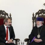 Αρμενία: Χαμός με τον πρωθυπουργό Πασινιάν – Φήμες ότι προσφέρθηκε να δείξει τα γεννητικά του όργανα στον Αρμένιο Πατριάρχη