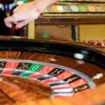 Έντονος προβληματισμός της ΕΕ: Είναι αρκετά «ενήλικοι» οι 18+ για τυχερά παιχνίδια;