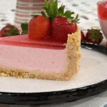 Η απόλυτη καλοκαιρινή τούρτα με ζελέ και γιαούρτι