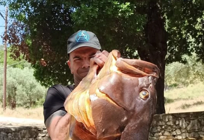 Βόλος: Ψαροντουφεκάς έπιασε ροφό 27 κιλών – Δείτε την εντυπωσιακή ψαριά του