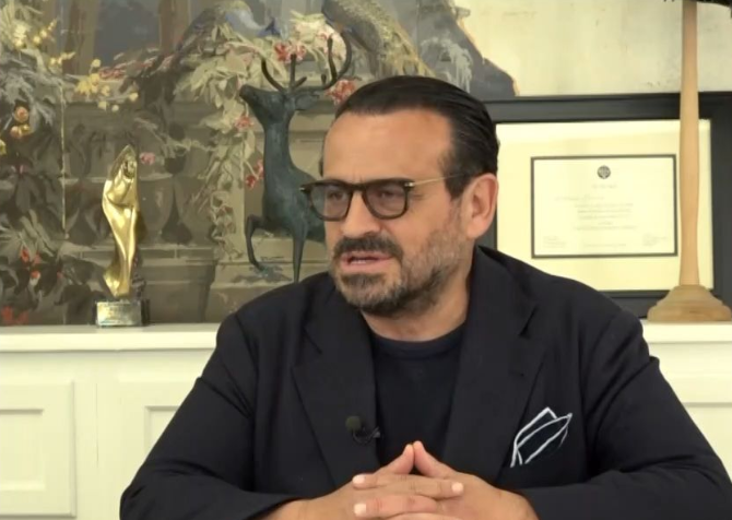 Δικαίωση για τον Βασίλη Ζούλια – Η αποζημίωση που του επιδικάστηκε για τη φωτιά στο ατελιέ