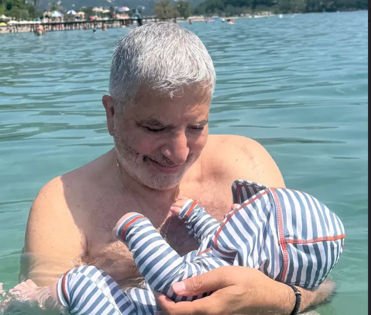 Γιώργος Πατούλης: Το πρώτο καλοκαίρι με τον γιο του – Τι αποκάλυψε για τη βάπτιση και το όνομα του [βίντεο]