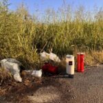 Θεσσαλονίκη: Λουλούδια και κεριά στο σημείο του τροχαίου με θύμα τον 44χρονο και τον 13χρονο γιο του – Σήμερα οι κηδείες τους