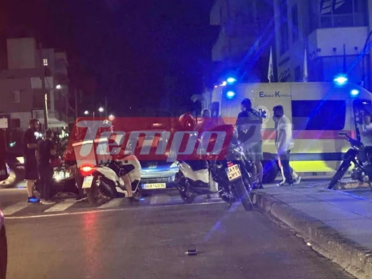 Τροχαίο στη Πάτρα: Μηχανή «καρφώθηκε» κάτω από ΙΧ στην Εθνική Οδό – Στο νοσοκομείο ο μοτοσικλετιστής
