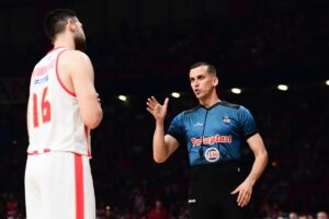 Ολυμπιακός-Παναθηναϊκός: Αυτή είναι η διαιτητική τριάδα του Game 4 - «Βράζει» Παναθηναϊκός και Γιαννακόπουλος με τον ορισμό