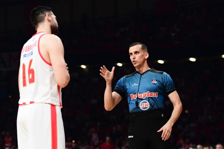 Ολυμπιακός-Παναθηναϊκός: Αυτή είναι η διαιτητική τριάδα του Game 4 - «Βράζει» Παναθηναϊκός και Γιαννακόπουλος με τον ορισμό