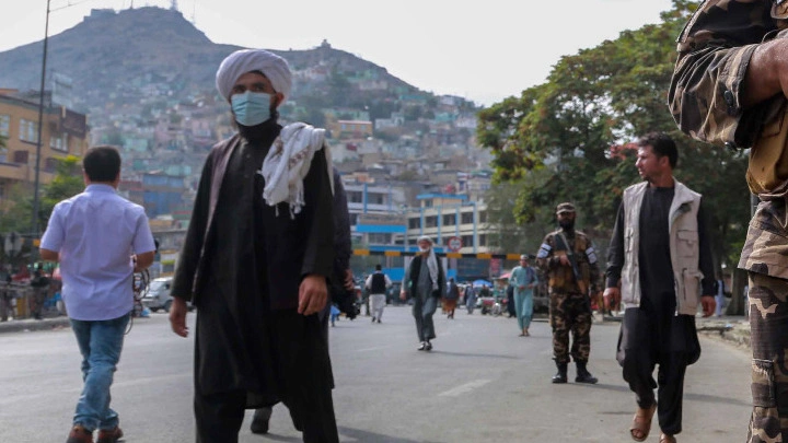 Πάνω από 230.000 Αφγανοί επέστρεψαν στη χώρα τους από το Ιράν τον Ιούνιο