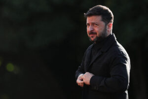 Πολιτικό «θρίλερ» στην Ουκρανία: Ο Ζελένσκι δηλώνει έτοιμος για εκλογές μετά τις πιέσεις Τραμπ - Τι προβλέπει το Σύνταγμα;