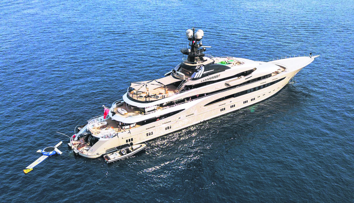 Πολλοί διάσημοι επέλεξαν να επισκεφθούν και φέτος την Ελλάδα με σούπερ γιοτ