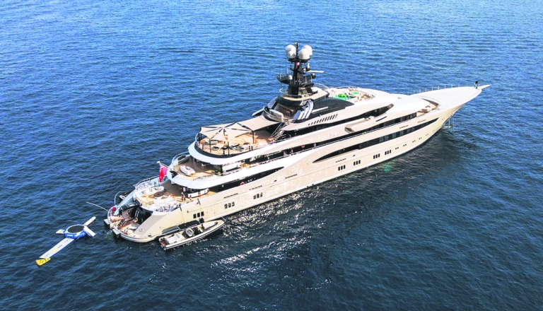 Πολλοί διάσημοι επέλεξαν να επισκεφθούν και φέτος την Ελλάδα με σούπερ γιοτ