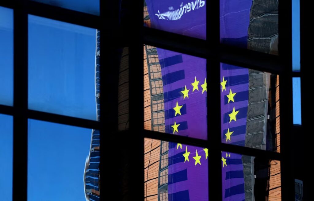 Αποκάλυψη FT: Σκληραίνει τη στάση του ο Τραμπ – Πιέζει για ελάχιστους δασμούς 15%-20% σε όλα τ
