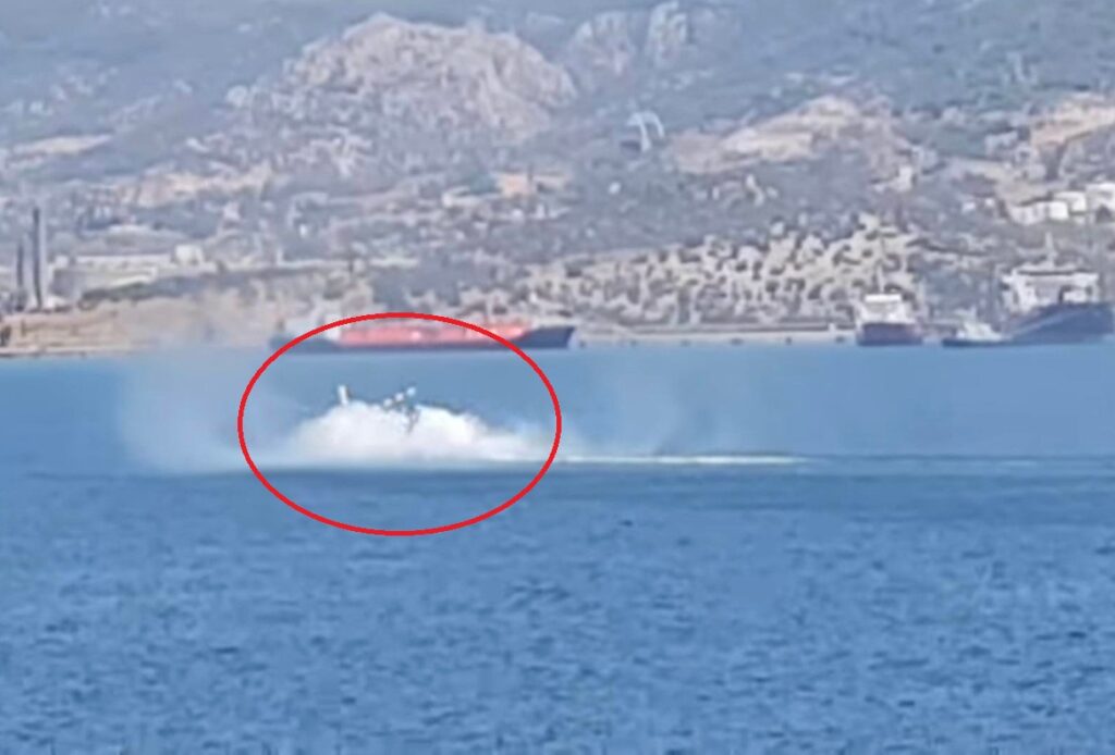 Ελευσίνα / Βίντεο ντοκουμέντο με τη στιγμή της αναγκαστικής προσθαλάσσωσης του ελικοπτέρου