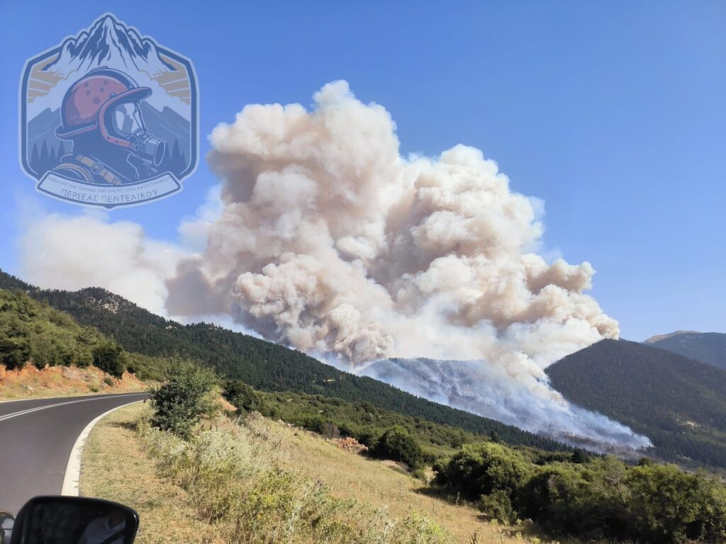 Φωτιά στην Κορινθία: Μάχη με τις φλόγες στον Φενεό – Μηνύματα εκκένωσης από το 112