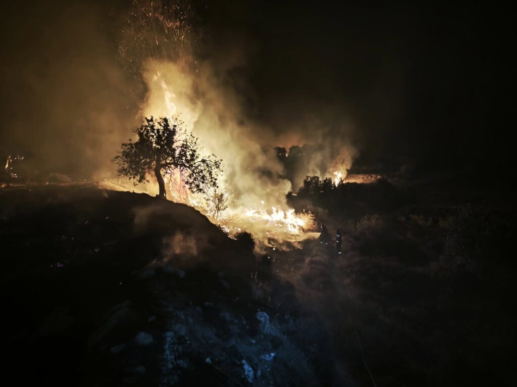 Η Κύπρος φλέγεται: Τραγωδία – Δύο νεκροί από τις καταστροφικές πυρκαγιές – Εφιαλτική νύχ