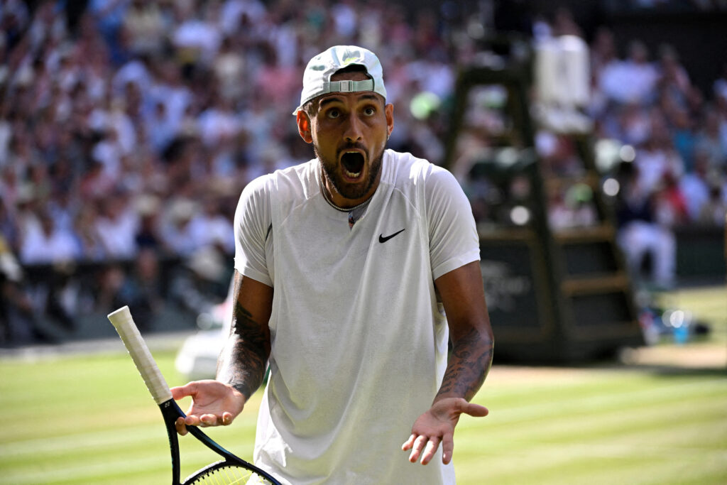 Χαμός στο Wimbledon: Πέφτουν τα πρόστιμα βροχή – Οργή, φωνές και… καμπάνες για φραστική επίθεσ