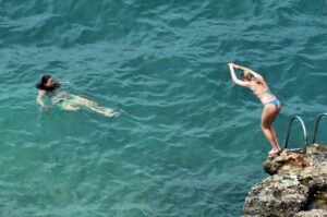 Καιρός: «Φούρνος» η Ελλάδα - Έρχεται τετραήμερος καύσωνας με 40άρια και θυελλώδεις ανέμους