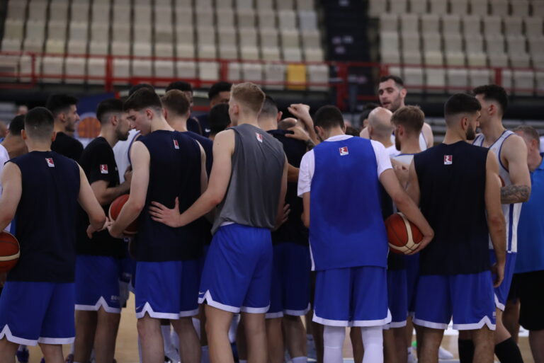 Επιστολή των διεθνών καλαθοσφαιριστών του Παναθηναϊκού στον πρωθυπουργό για τη διαιτησία και την ΕΟΚ