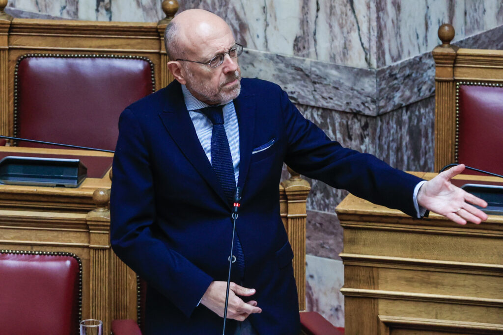 ΝΔ: Φασιστική ενέργεια θρασύδειλων τραμπούκων η επίθεση στο γραφείο του Δ. Βαρτζόπουλου