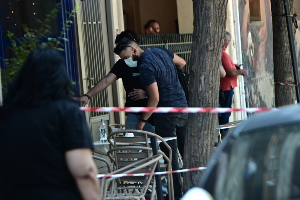 Πυροβολισμοί σε καφετέρια στον Κολωνό: Το θύμα κατονόμασε τον δράστη – Τι λένε οι πρώτες μαρτυρίες