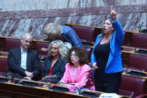 Στην Επιτροπή Δεοντολογίας της Βουλής με απόφαση Κακλαμάνη η Ζωή Κωνσταντοπούλου