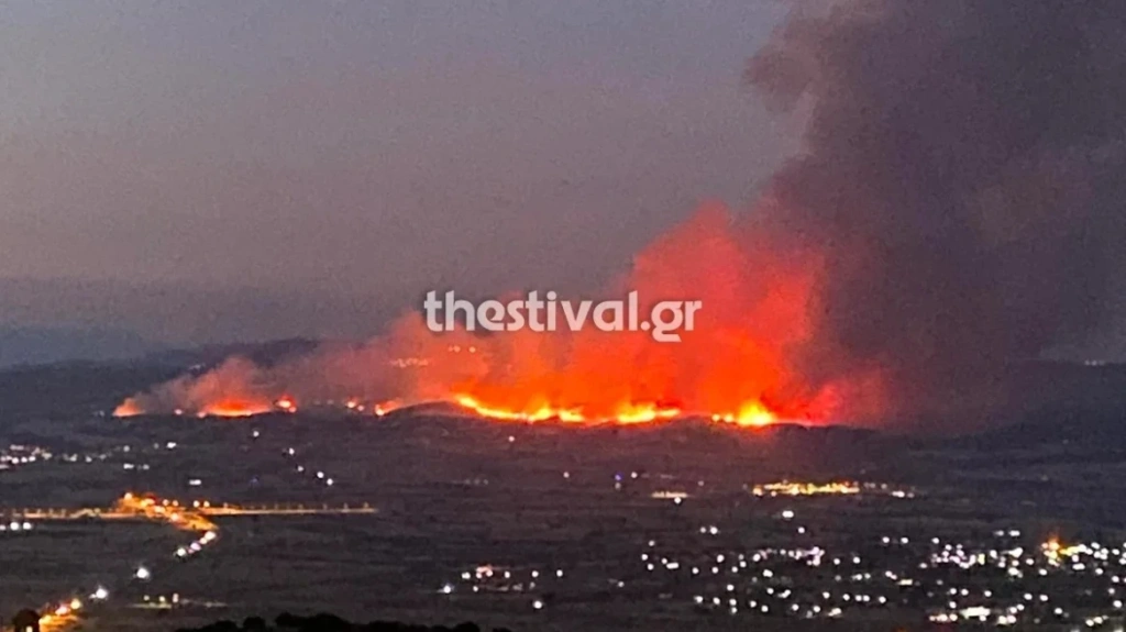 Θεσσαλονίκη: Φωτιά στην Άσσηρο – Ενισχύθηκαν οι πυροσβεστικές δυνάμεις