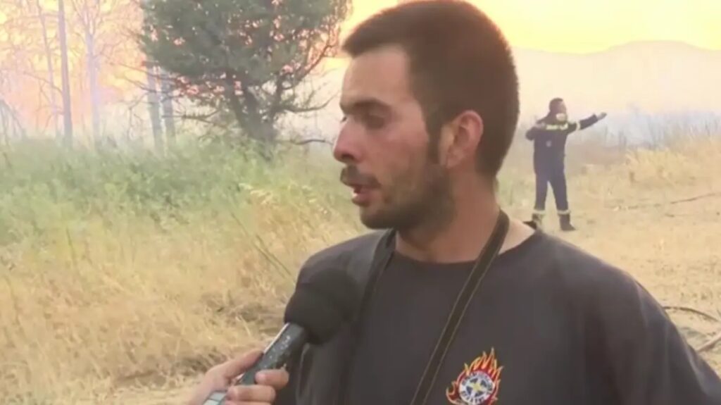 Συγκλονίζει εθελοντής πυροσβέστης για τη φωτιά στο Κρυονέρι: «Είπα ότι θα καώ ζωντανός»