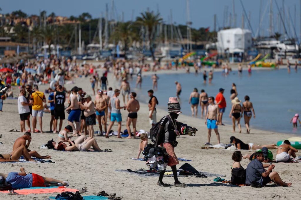 Χαμός στην Ισπανία: Τα εστιατόρια στη Μαγιόρκα λένε στους τουρίστες ότι «το μοίρασμα του λογαριασμού απαγορεύεται πλέον»