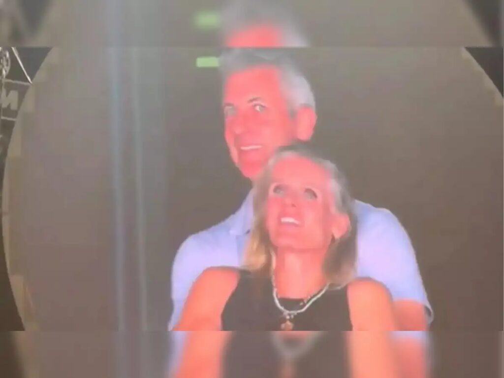 Coldplay: Ανατροπή στο σκάνδαλο με την HR – Ο σύζυγός της ήταν στη συναυλία με τη δική του ερωμένη