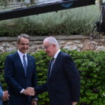 Προεδρικό Μέγαρο: Δεξίωση για την 51η επέτειο αποκατάστασης της Δημοκρατίας – Οι απουσίες κα οι παρουσίες [Εικόνες-Βίντεο]