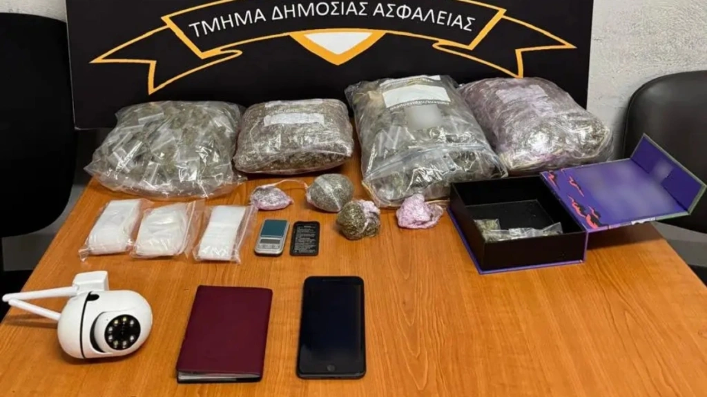 Συνελήφθη 19χρονος για διακίνηση ναρκωτικών στο κέντρο της Αθήνας – Κατασχέθηκε πάνω από ένα κιλό κάνναβης
